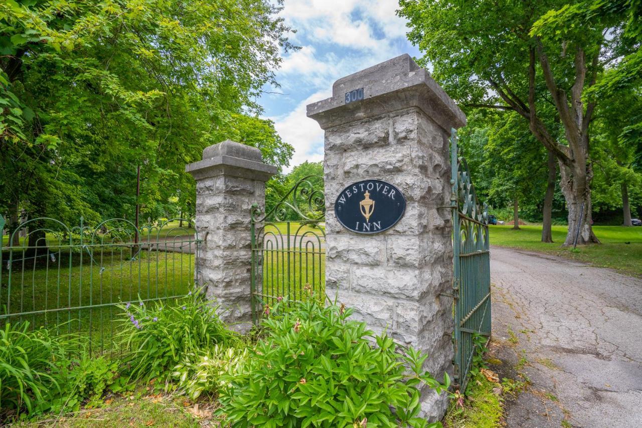 Westover Inn Saint Marys Buitenkant foto