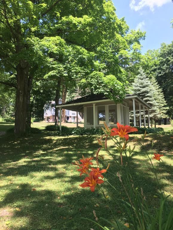 Westover Inn Saint Marys Buitenkant foto