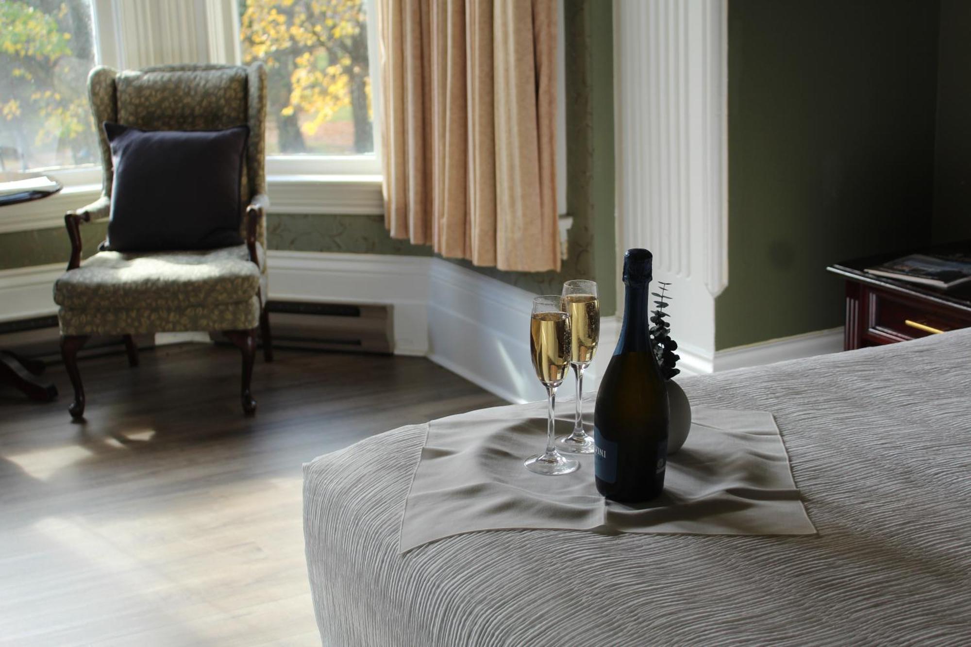 Westover Inn Saint Marys Buitenkant foto